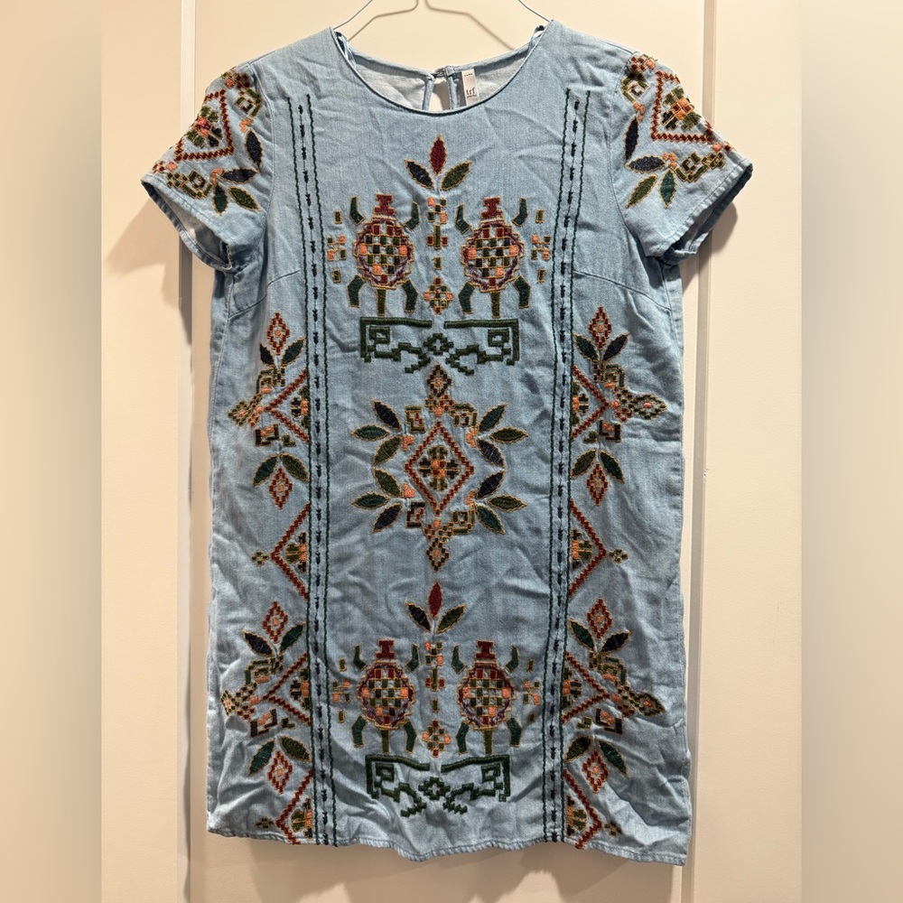 Zara TRF Light Blue‎ Denim Chambray embroidered Size Small